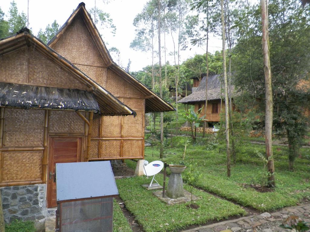 Villa Kampung Karuhun Sutan Raja Бандунг Екстериор снимка