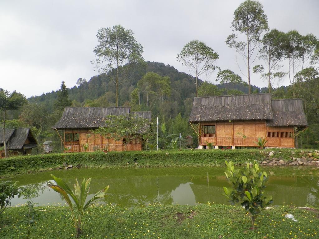 Villa Kampung Karuhun Sutan Raja Бандунг Екстериор снимка